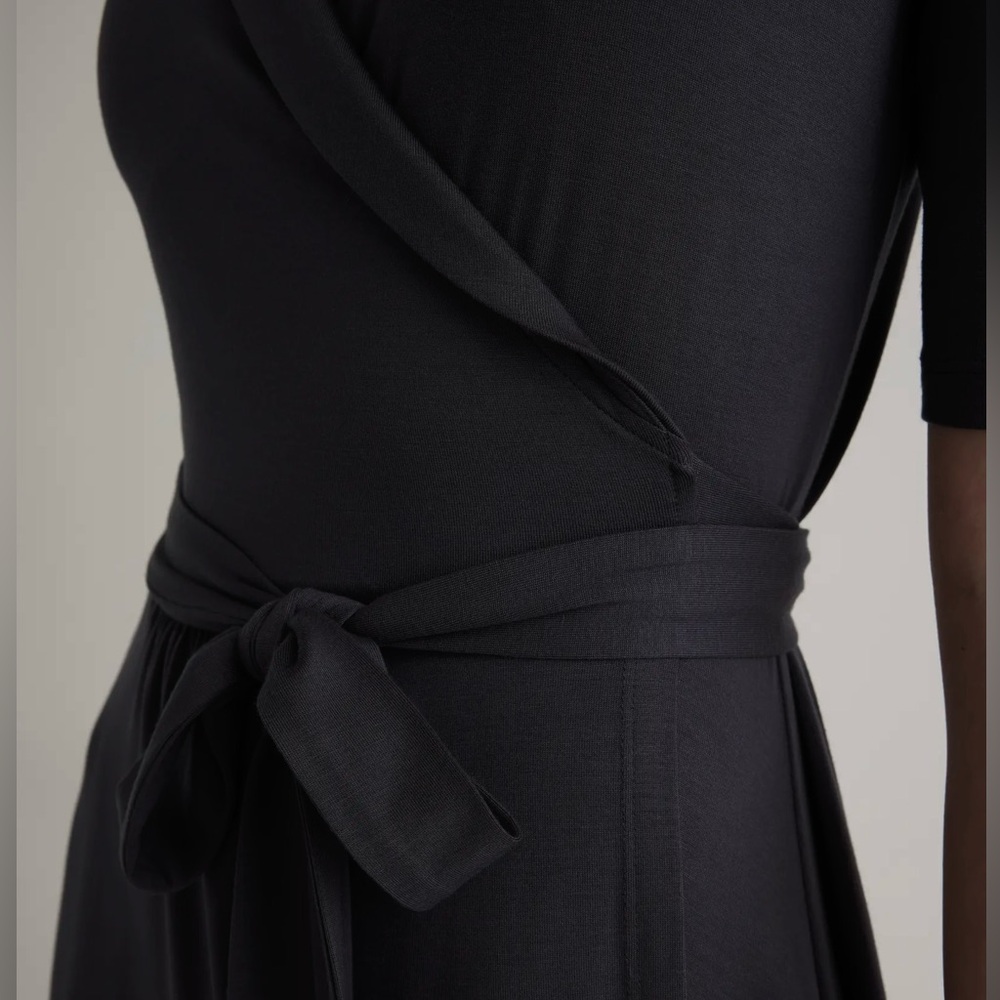 NWT Quince Tencel Jersey Midi Wrap Dress in Black Size Small - Picture 5 of 8